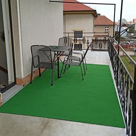 Apartman Milena Йичин Экстерьер фото