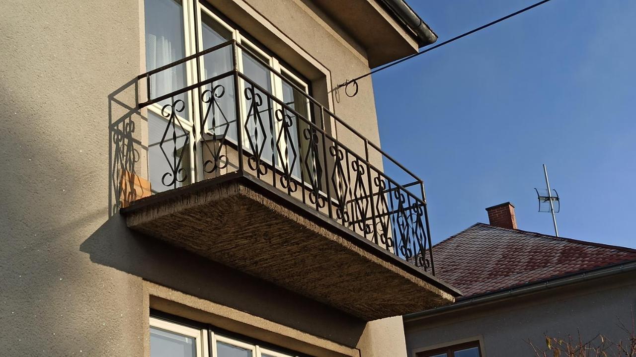 Apartman Milena Йичин Экстерьер фото