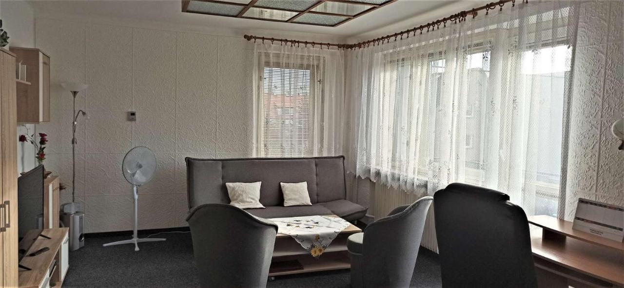 Apartman Milena Йичин Экстерьер фото