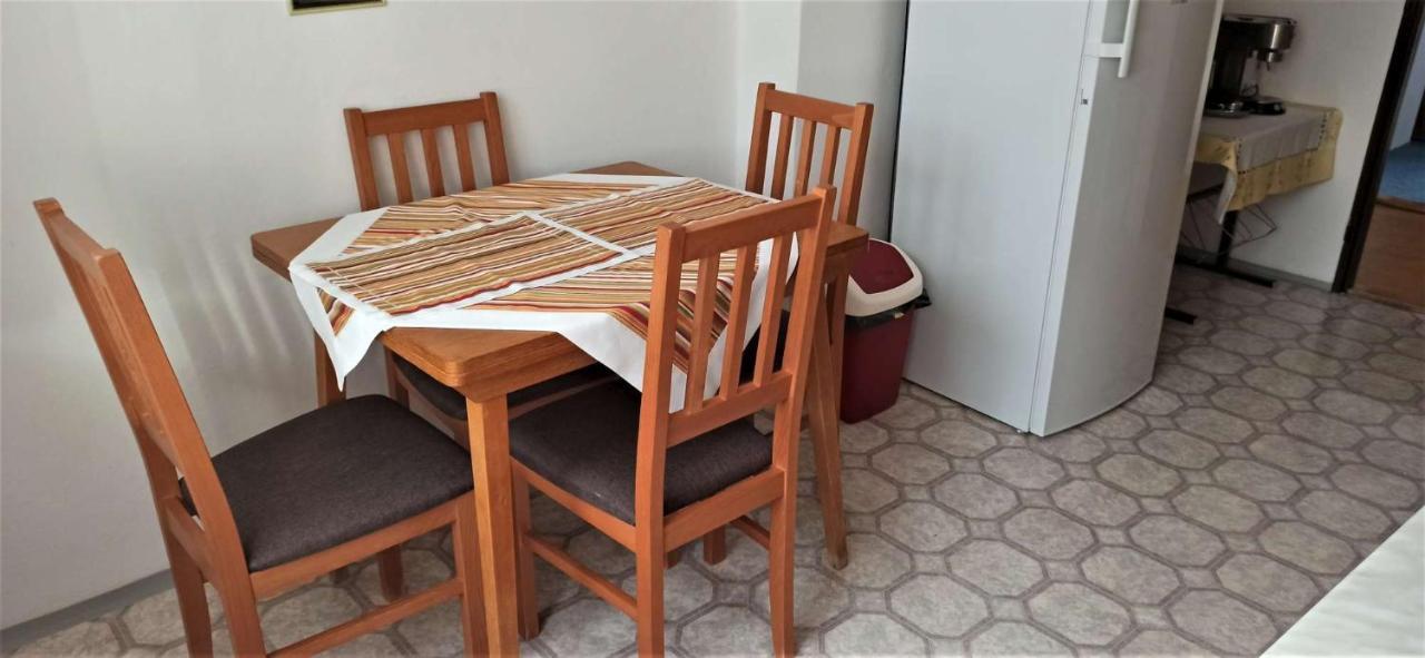 Apartman Milena Йичин Экстерьер фото