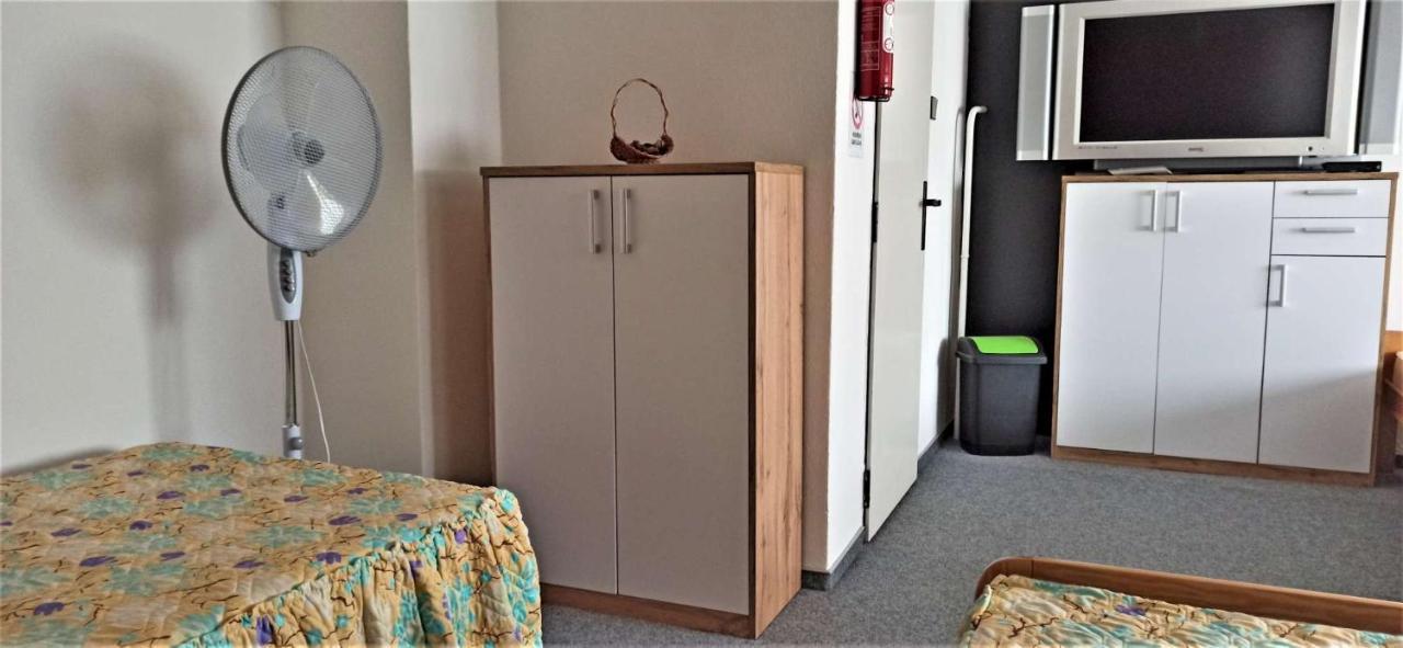 Apartman Milena Йичин Экстерьер фото